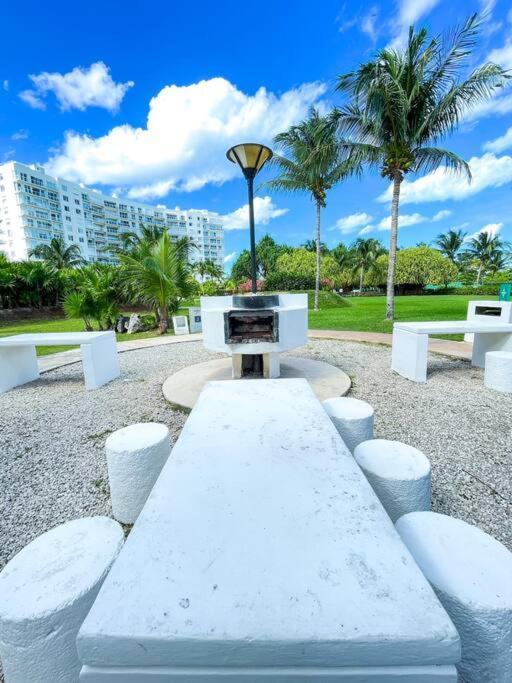 Punta Me Luxury Apartments Ocean View & Beach Front In Amara Канкун Экстерьер фото